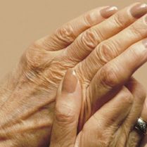 چگونه پیری پوست دست را درمان کنیم؟